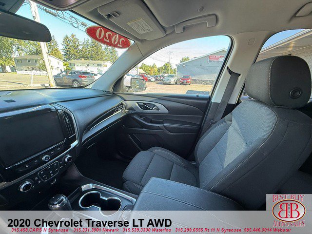 Used 2020 Chevrolet Traverse LT w/ Driver Confidence II Package AWD/4WD image 22