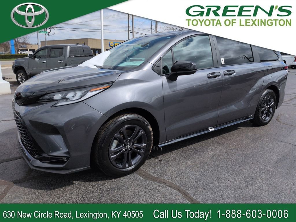 Used 2025 Toyota Sienna XSE w/ XSE Plus Package image 1