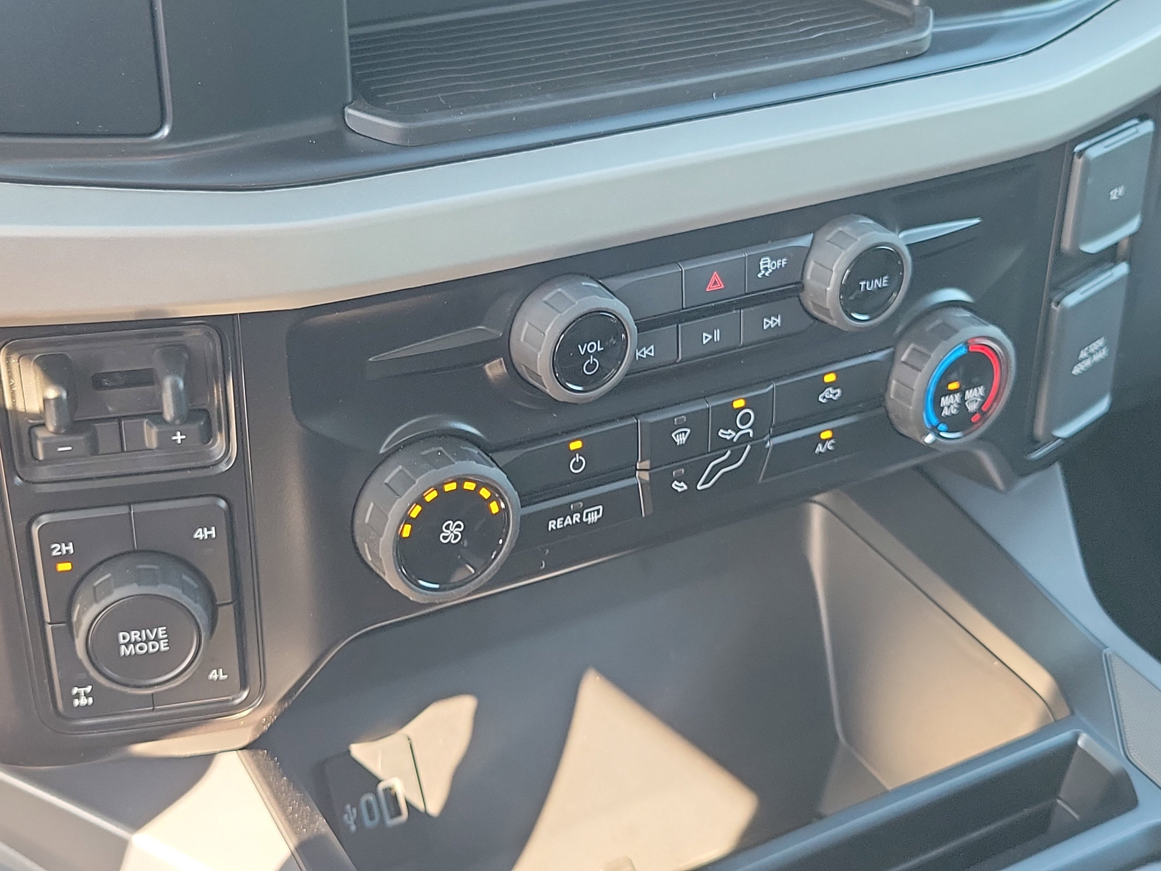 New 2026 Ford F350 XLT w/ FX4 Off-Road Package image 21