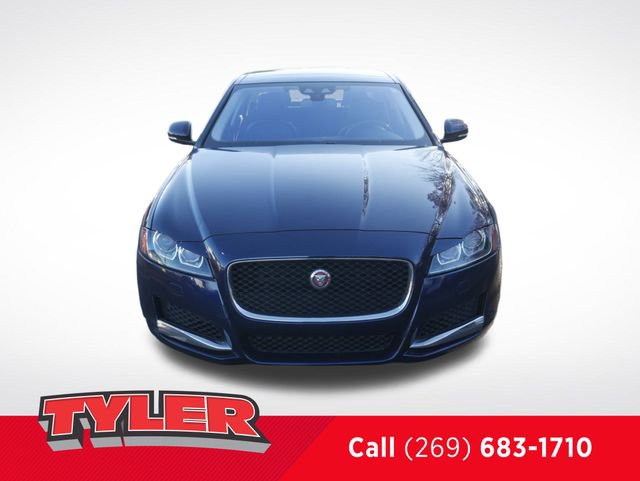 Used 2017 Jaguar XF Premium AWD/4WD image 2