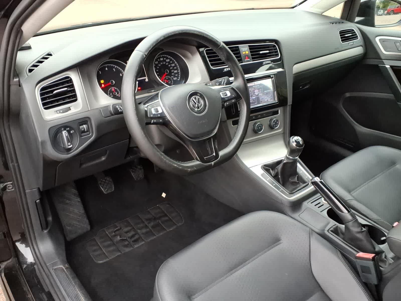 Used 2015 Volkswagen Golf S FWD image 15