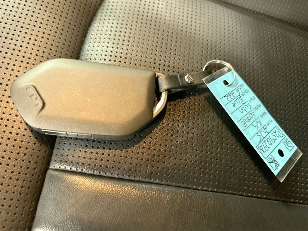 Certified 2025 Kia Sorento S image 12