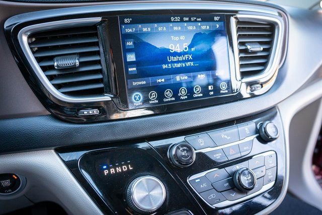 Used 2017 Chrysler Pacifica Touring-L Plus image 21