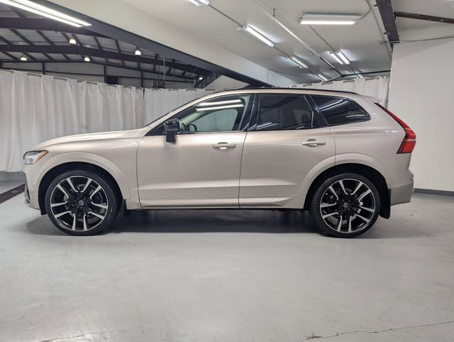 Used 2023 Volvo XC60 B5 Ultimate w/ Climate Package image 23