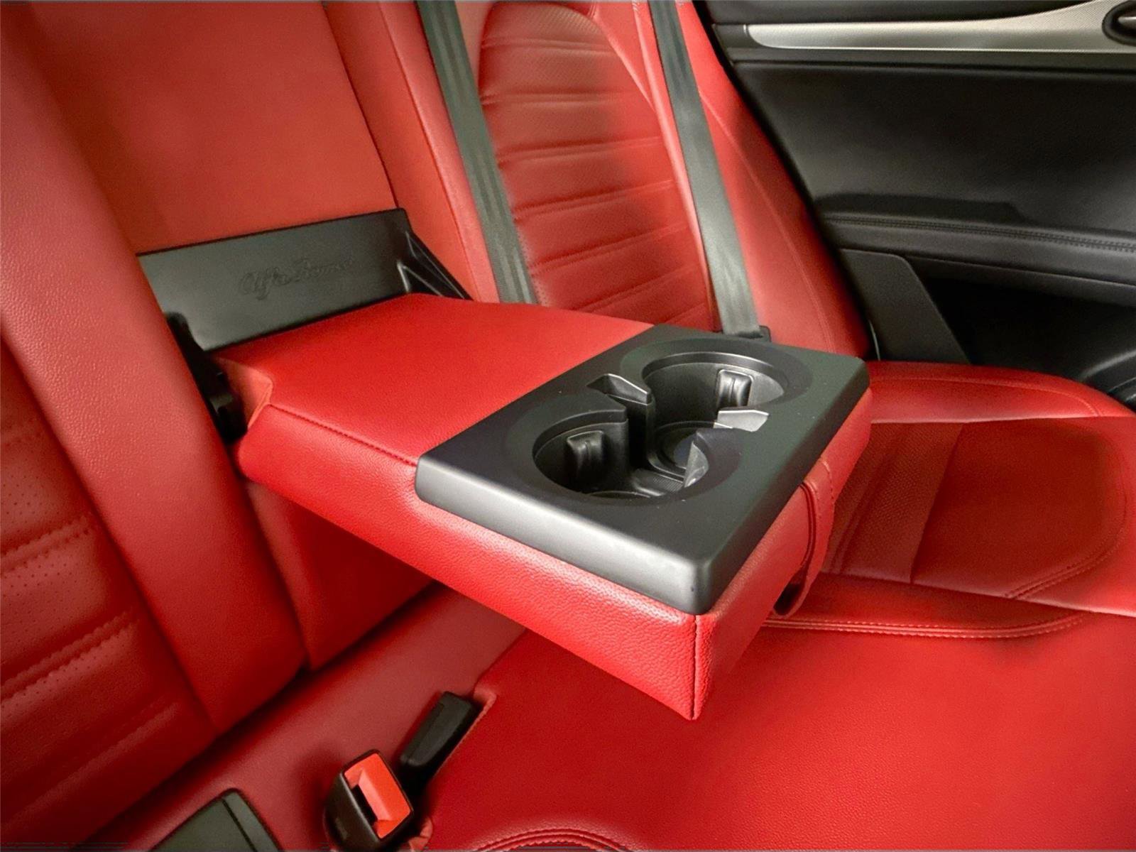 Used 2024 Alfa Romeo Stelvio Veloce image 42