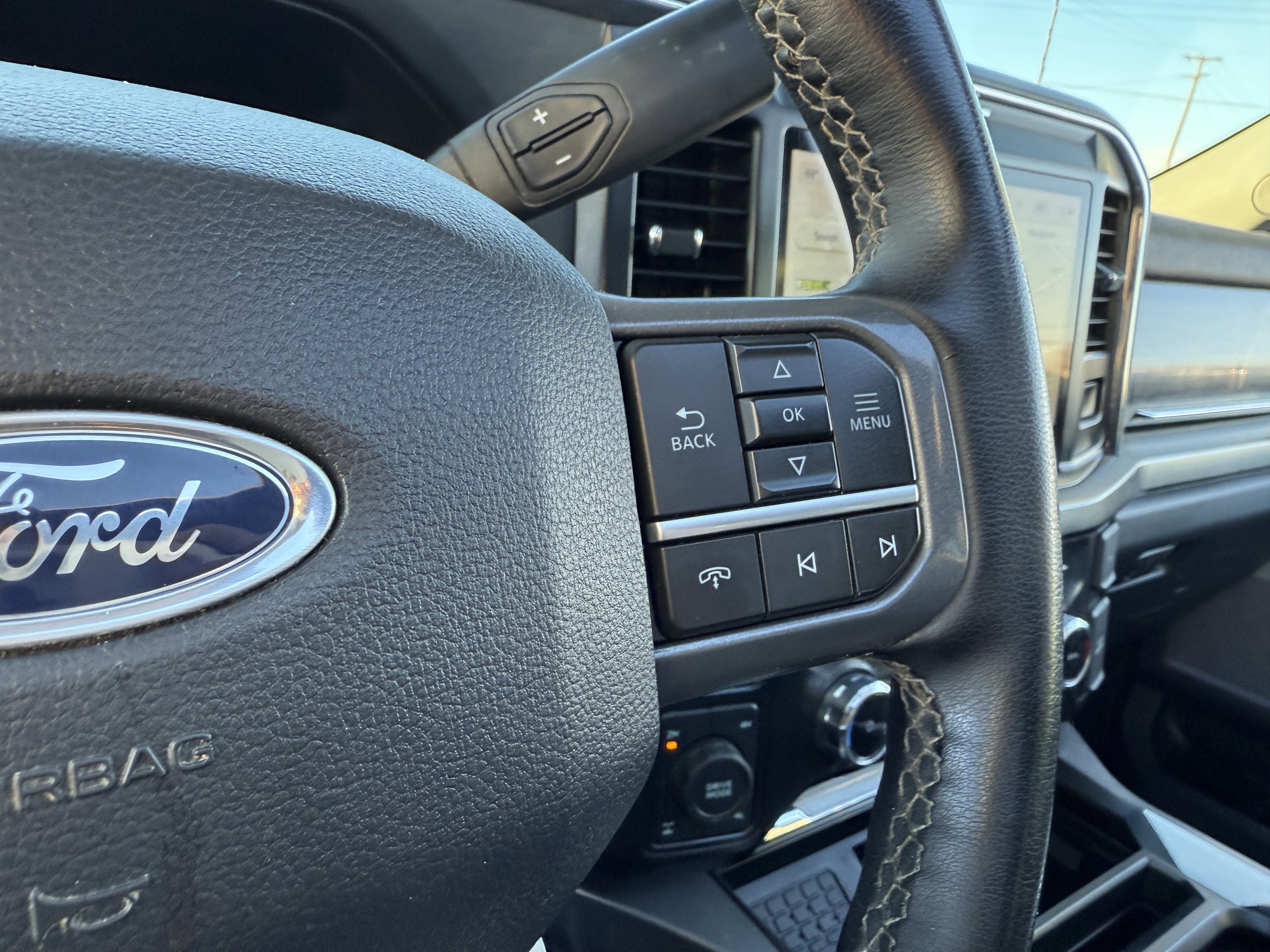 Used 2025 Ford F250 Lariat w/ Lariat Ultimate Package image 18