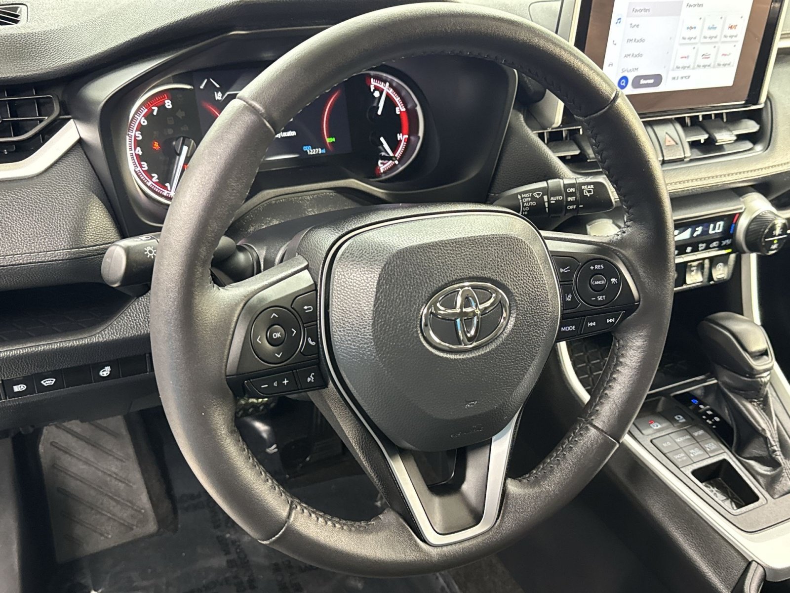 Used 2024 Toyota RAV4 XLE w/ Weather Package AWD/4WD image 28