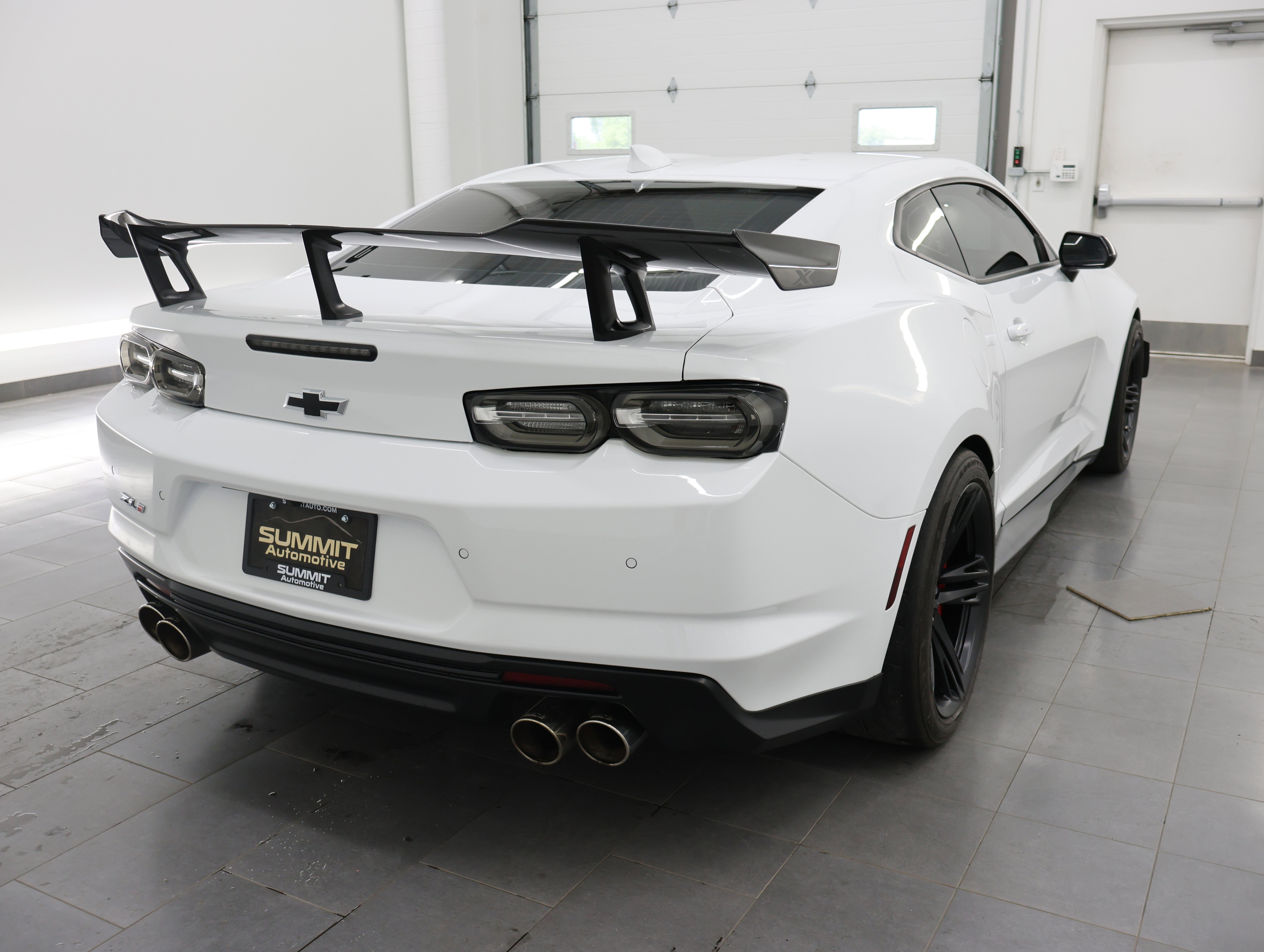 Used 2019 Chevrolet Camaro ZL1 RWD image 5