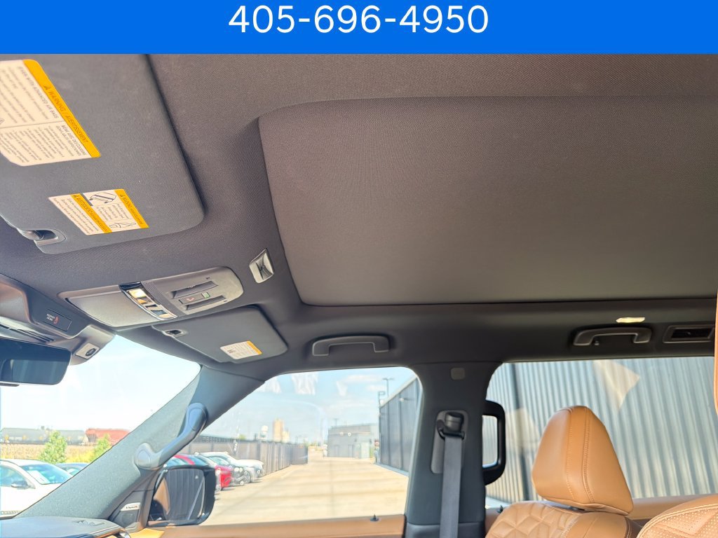 Used 2025 Nissan Armada Platinum Reserve AWD/4WD image 33