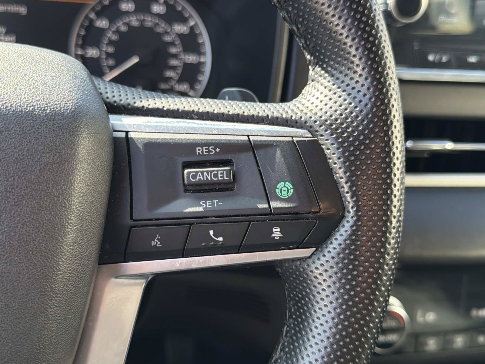Used 2024 Mitsubishi Outlander AWD image 23