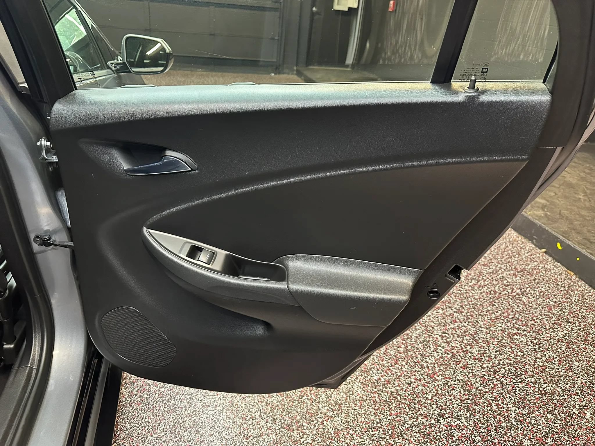 Used 2018 Chevrolet Volt LT FWD image 26