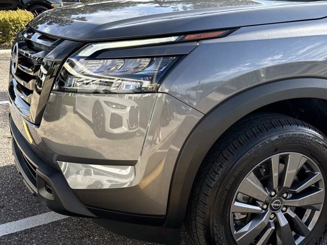 Used 2024 Nissan Pathfinder SV w/ Black Appearance Package FWD image 9