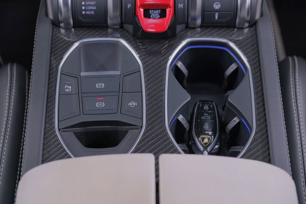 Used 2022 Lamborghini Urus image 70