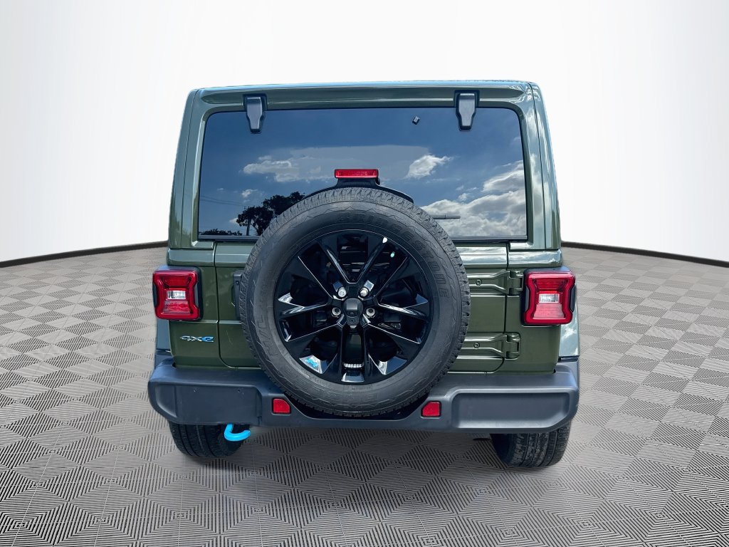 Used 2023 Jeep Wrangler Unlimited Sahara AWD/4WD image 7