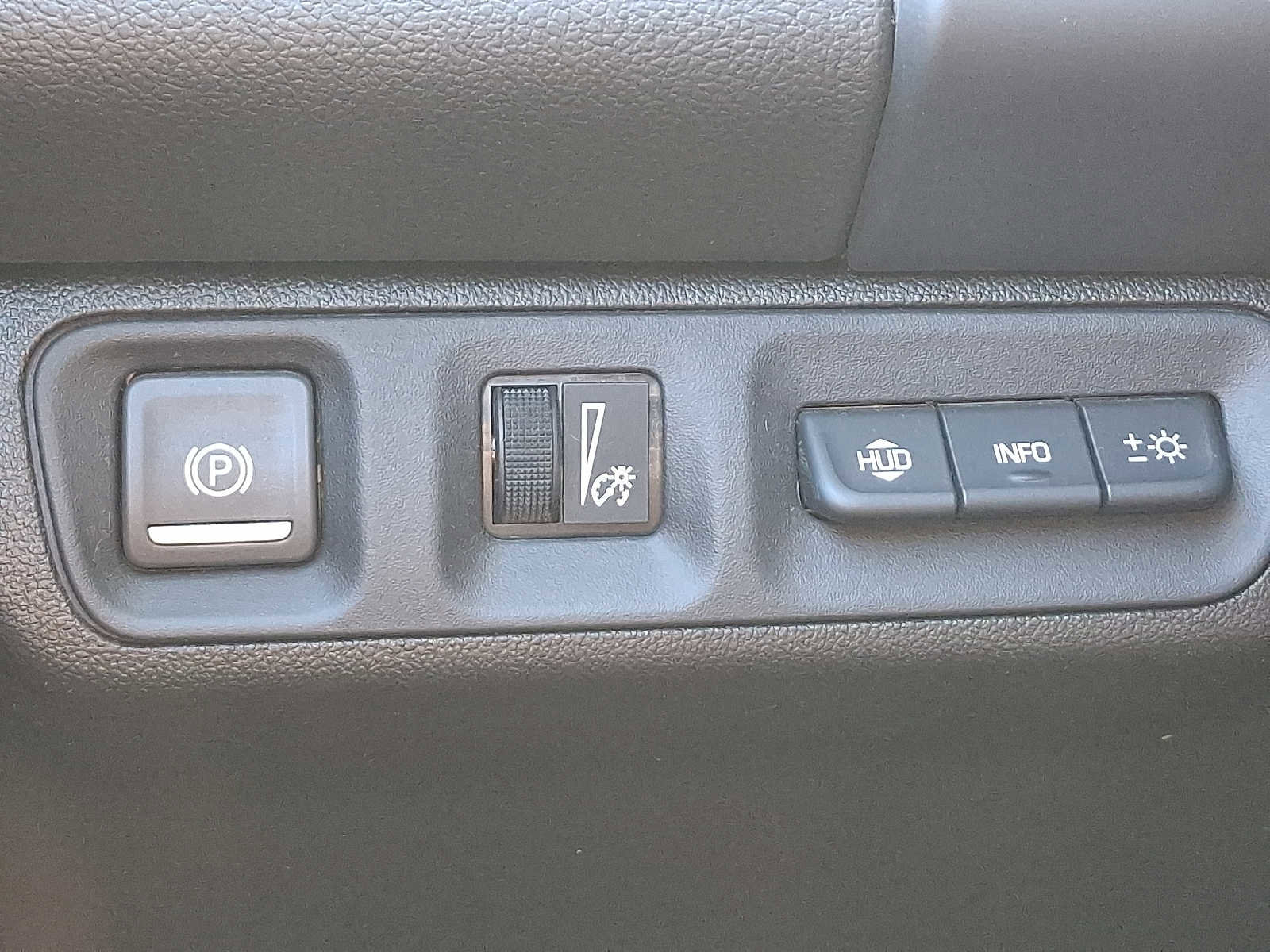 Used 2023 GMC Acadia AT4 w/ Technology Package image 26