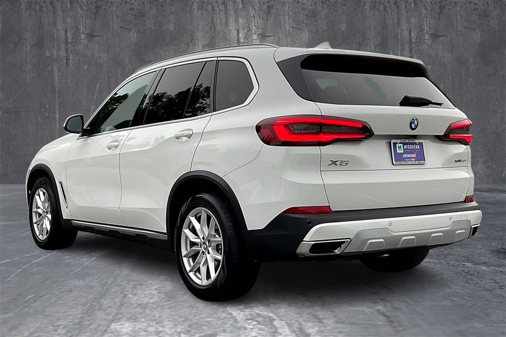 Used 2022 BMW X5 xDrive40i w/ Parking Assistance Package image 4