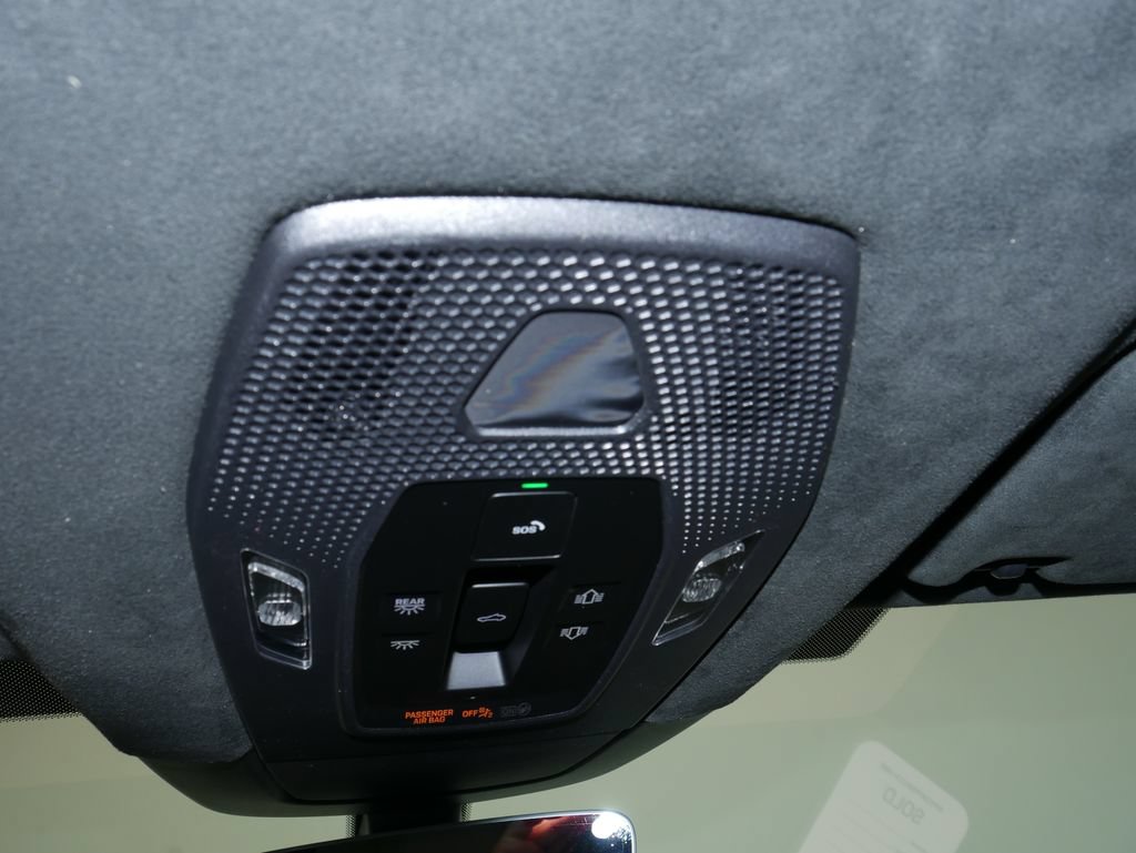 Certified 2026 Porsche Macan Turbo Electric AWD/4WD image 41