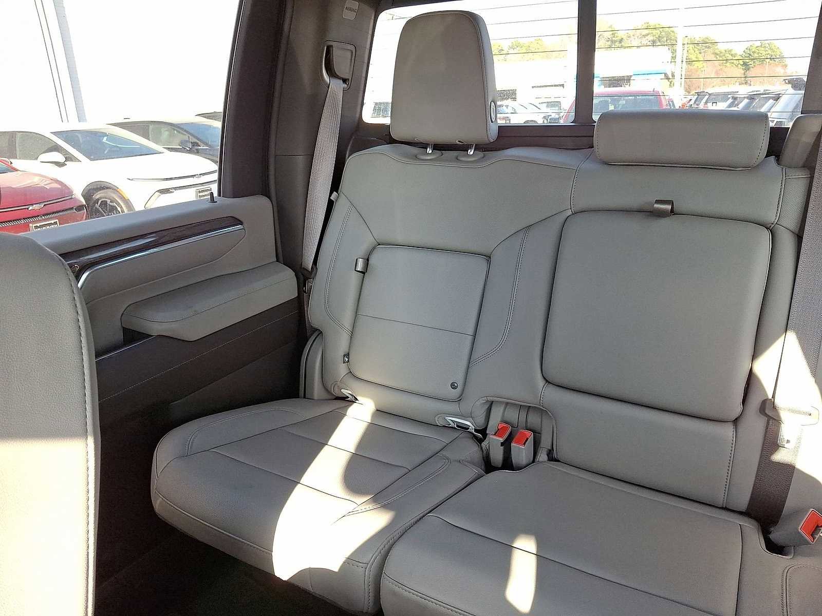 Used 2024 Chevrolet Silverado 2500 LTZ w/ LTZ Convenience Package image 13