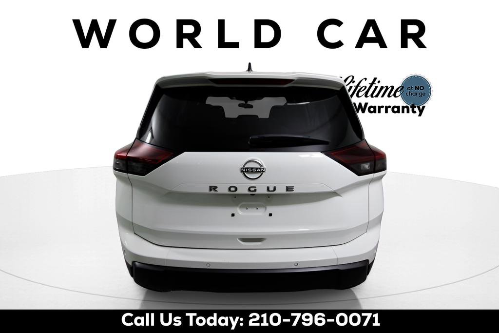 Used 2024 Nissan Rogue S image 6