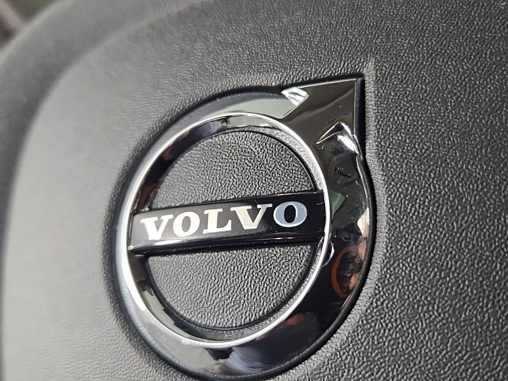 Certified 2024 Volvo XC90 B5 Core w/ Protection Package Premier image 29