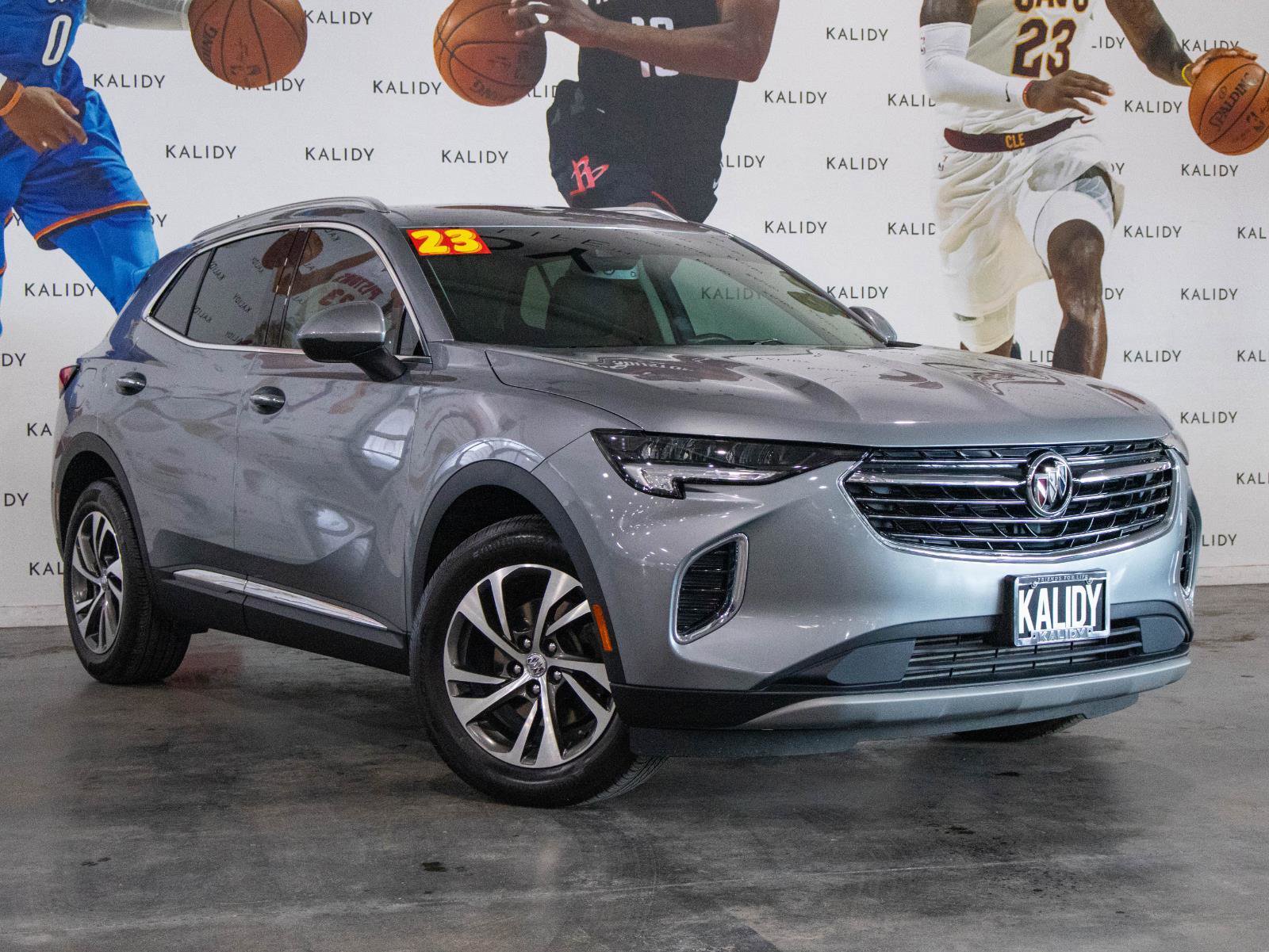 Used 2023 Buick Envision Essence image 2