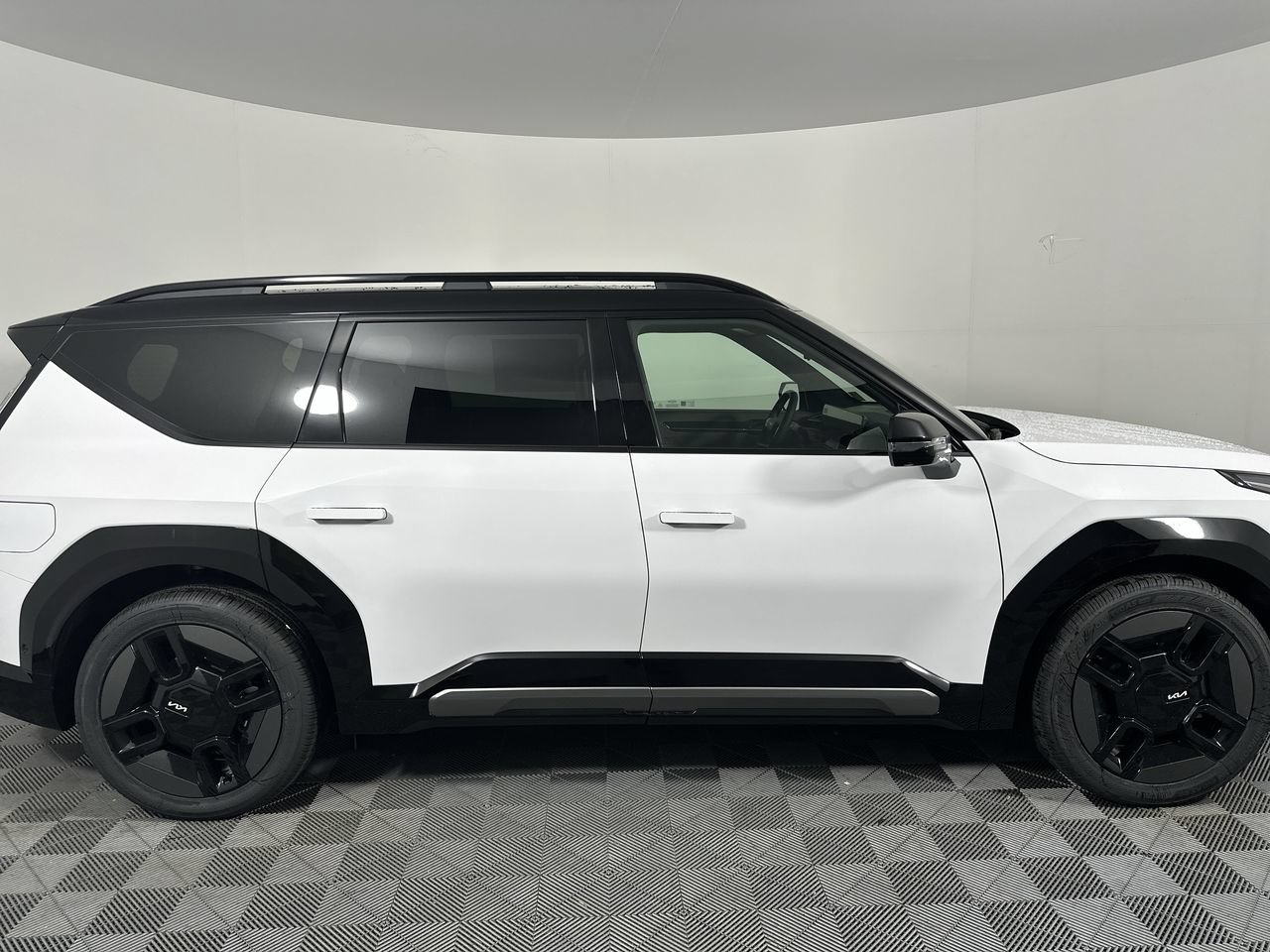 New 2027 Kia EV9 GT-Line AWD/4WD image 18