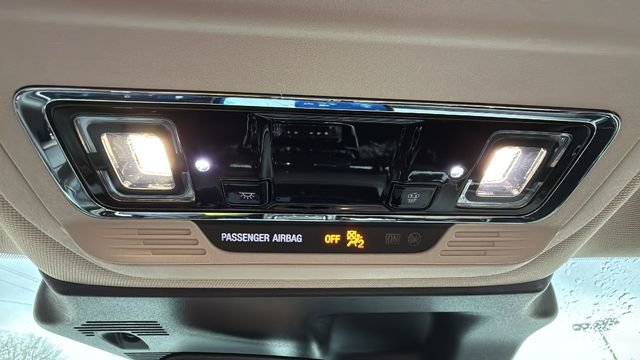 Used 2023 Lincoln Corsair Reserve w/ Rear Removable Package Tray image 24