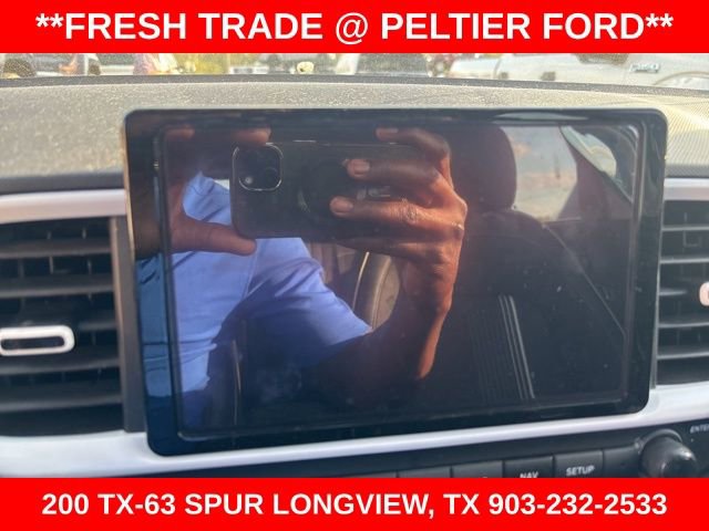 Used 2023 Hyundai Venue Limited image 13