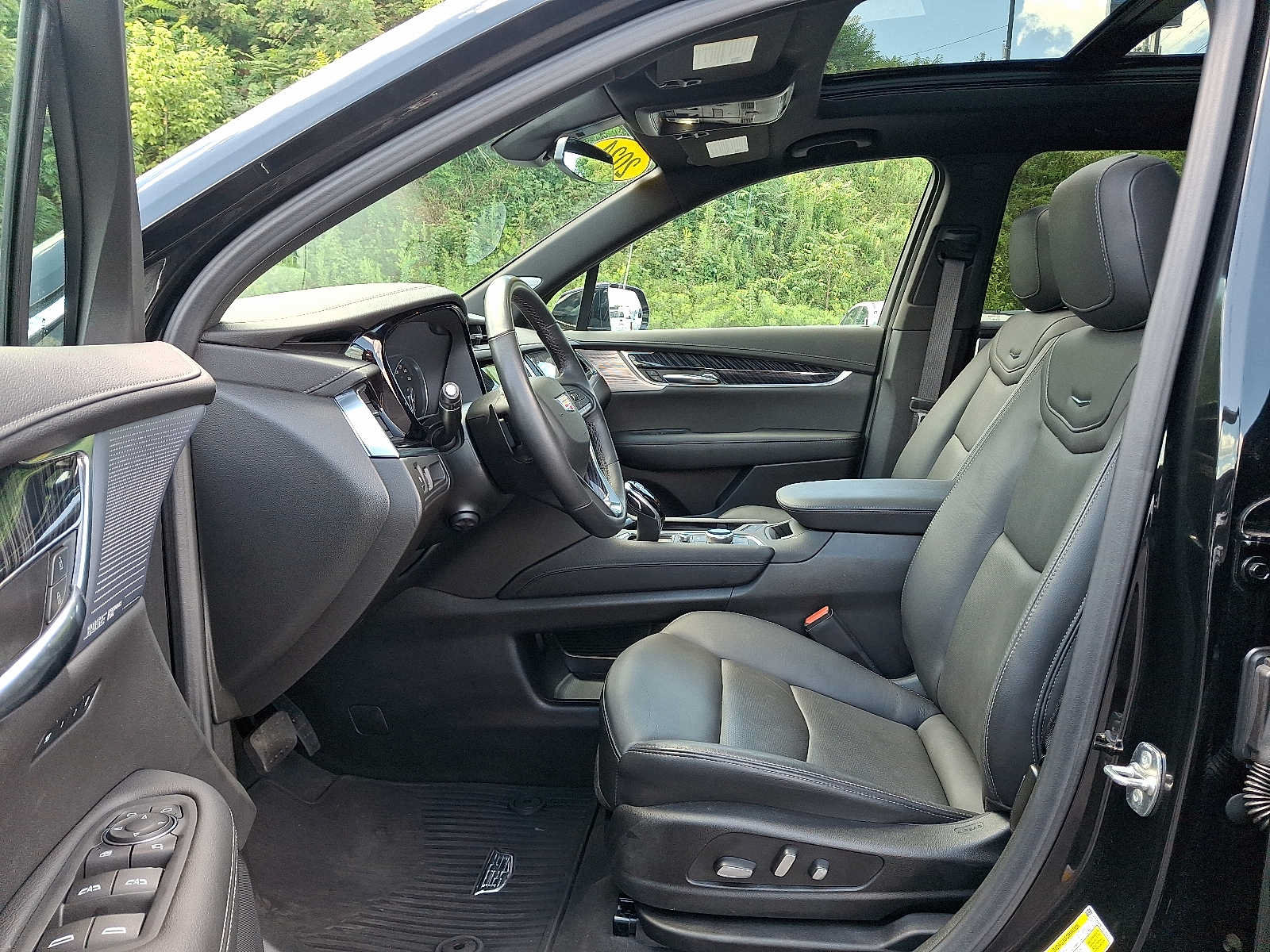 Used 2024 Cadillac XT6 Premium Luxury AWD/4WD image 13