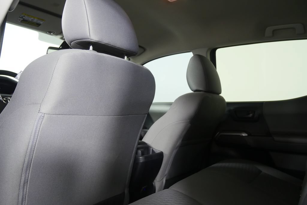 Used 2022 Toyota Tacoma SR5 w/ Technology Package RWD image 17