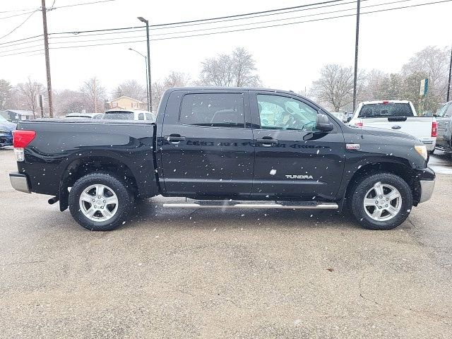 Used 2013 Toyota Tundra 4x4 CrewMax w/ Tow Pkg image 19