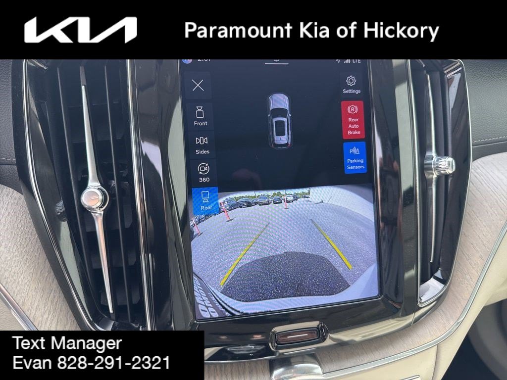 Used 2022 Volvo XC60 T8 Inscription image 23