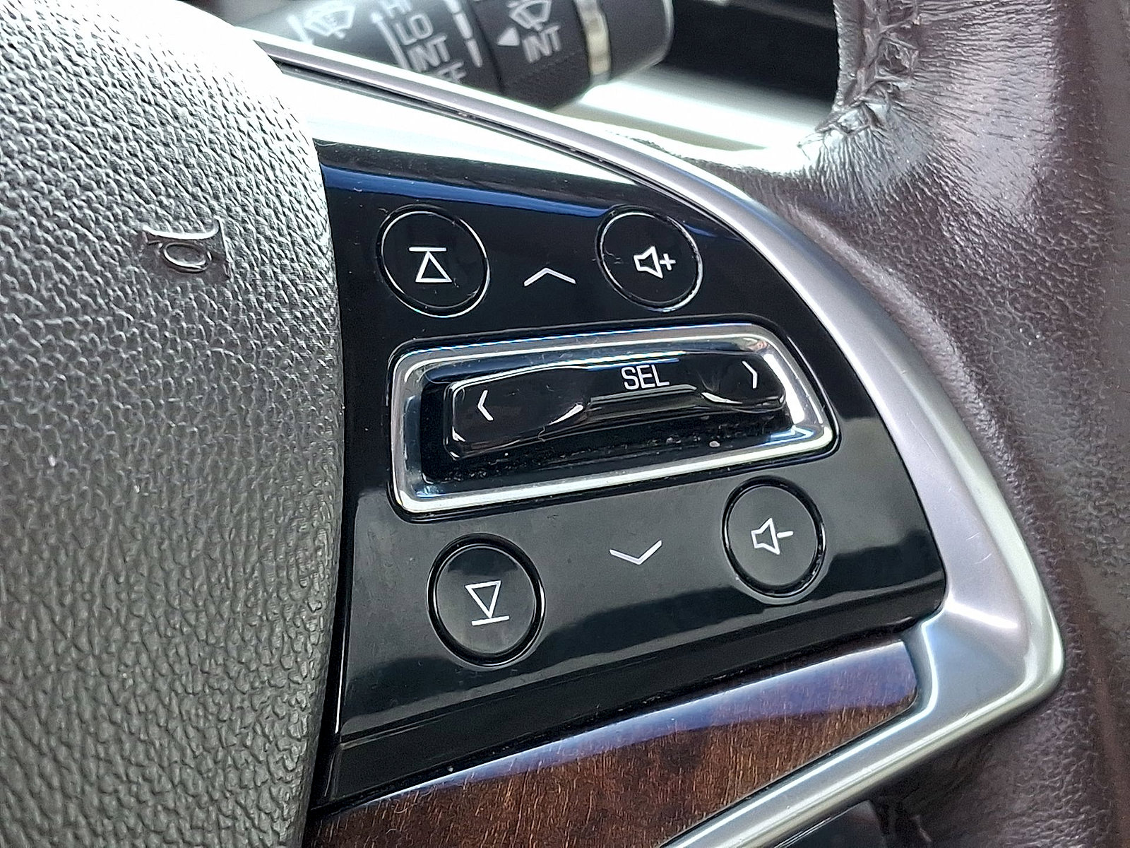 Used 2015 Cadillac XTS Luxury w/ Driver Awareness Package FWD image 17