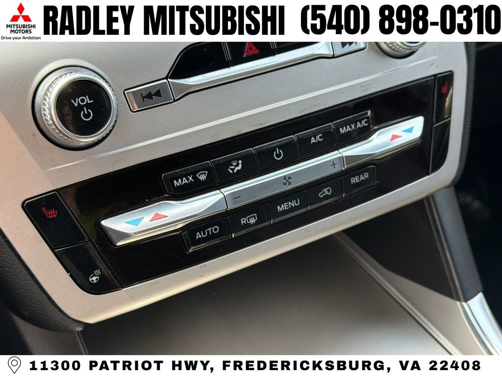 Used 2022 Ford Explorer XLT w/ Equipment Group 202A image 8