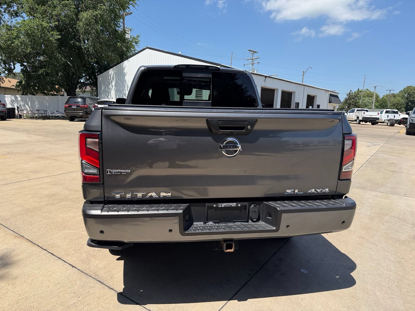 Used 2021 Nissan Titan SL w/ Moonroof Package AWD/4WD image 5