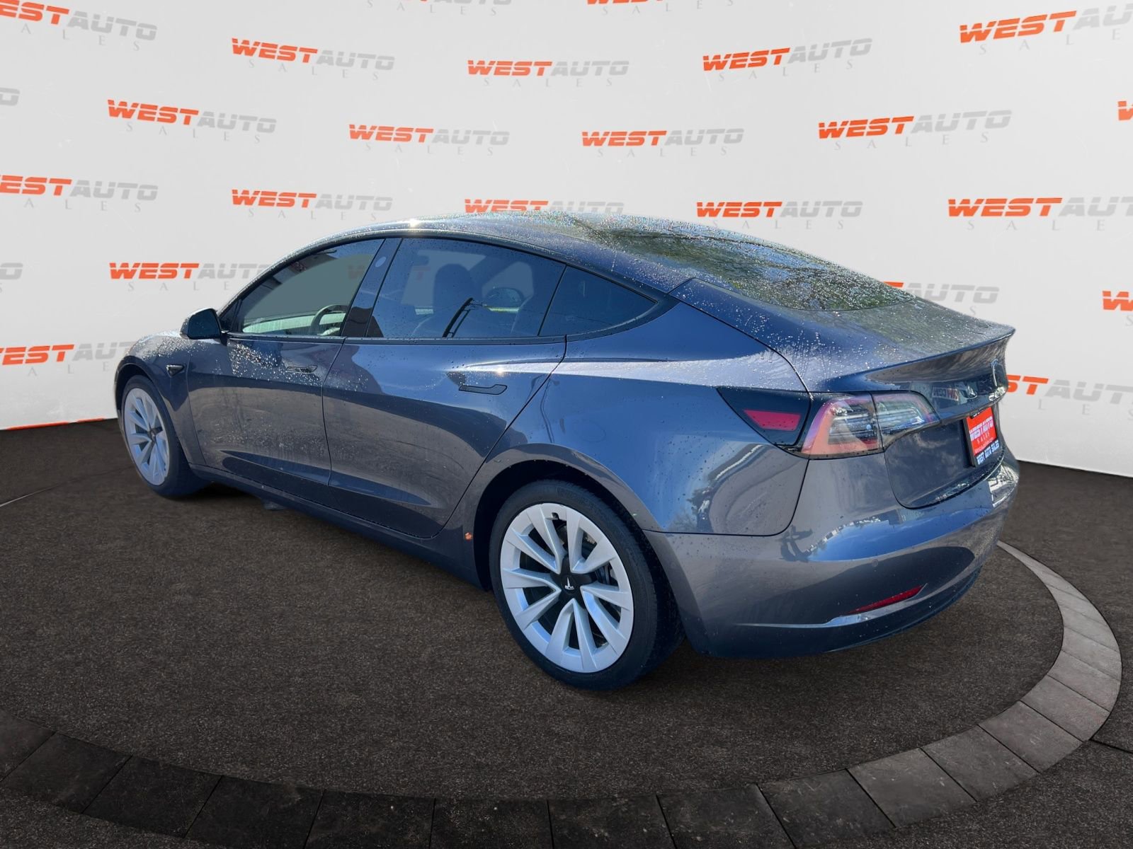 Used 2022 Tesla Model 3 Standard Range RWD image 3