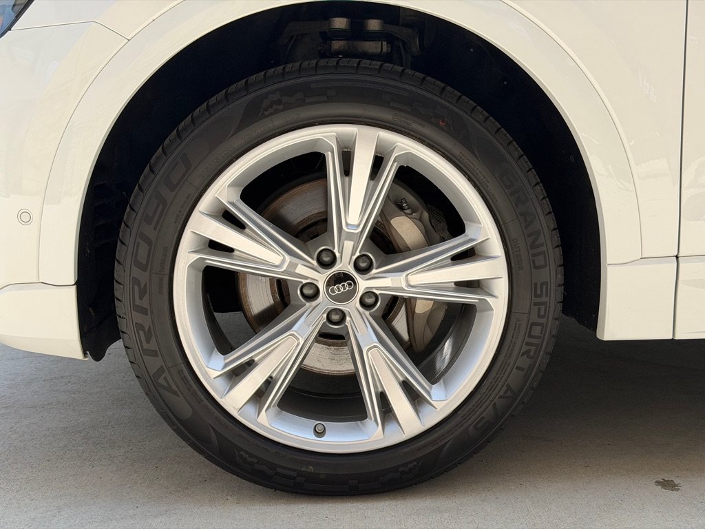Used 2023 Audi Q8 Premium w/ Convenience Package AWD/4WD image 15