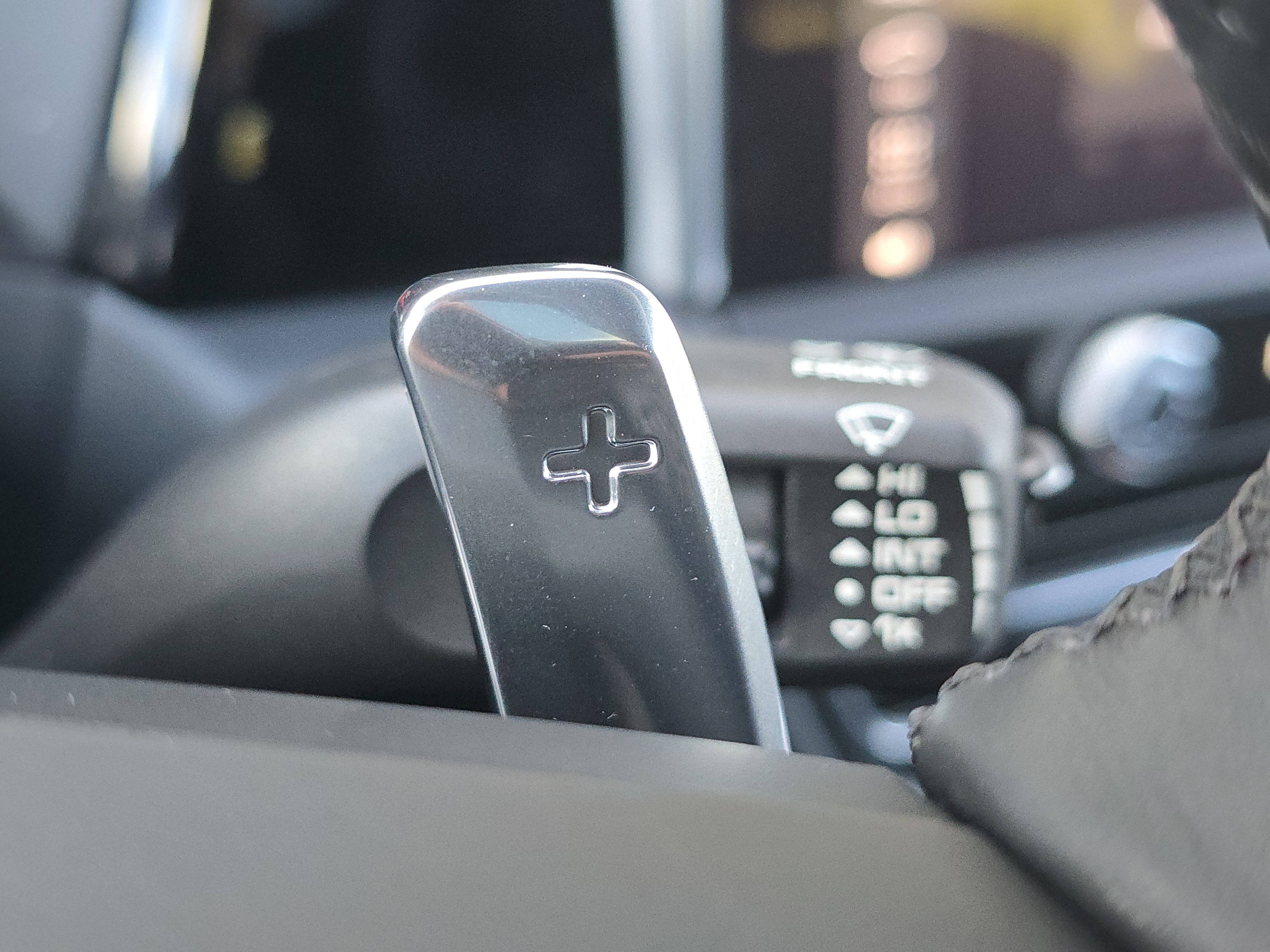 Certified 2025 Porsche Macan image 27