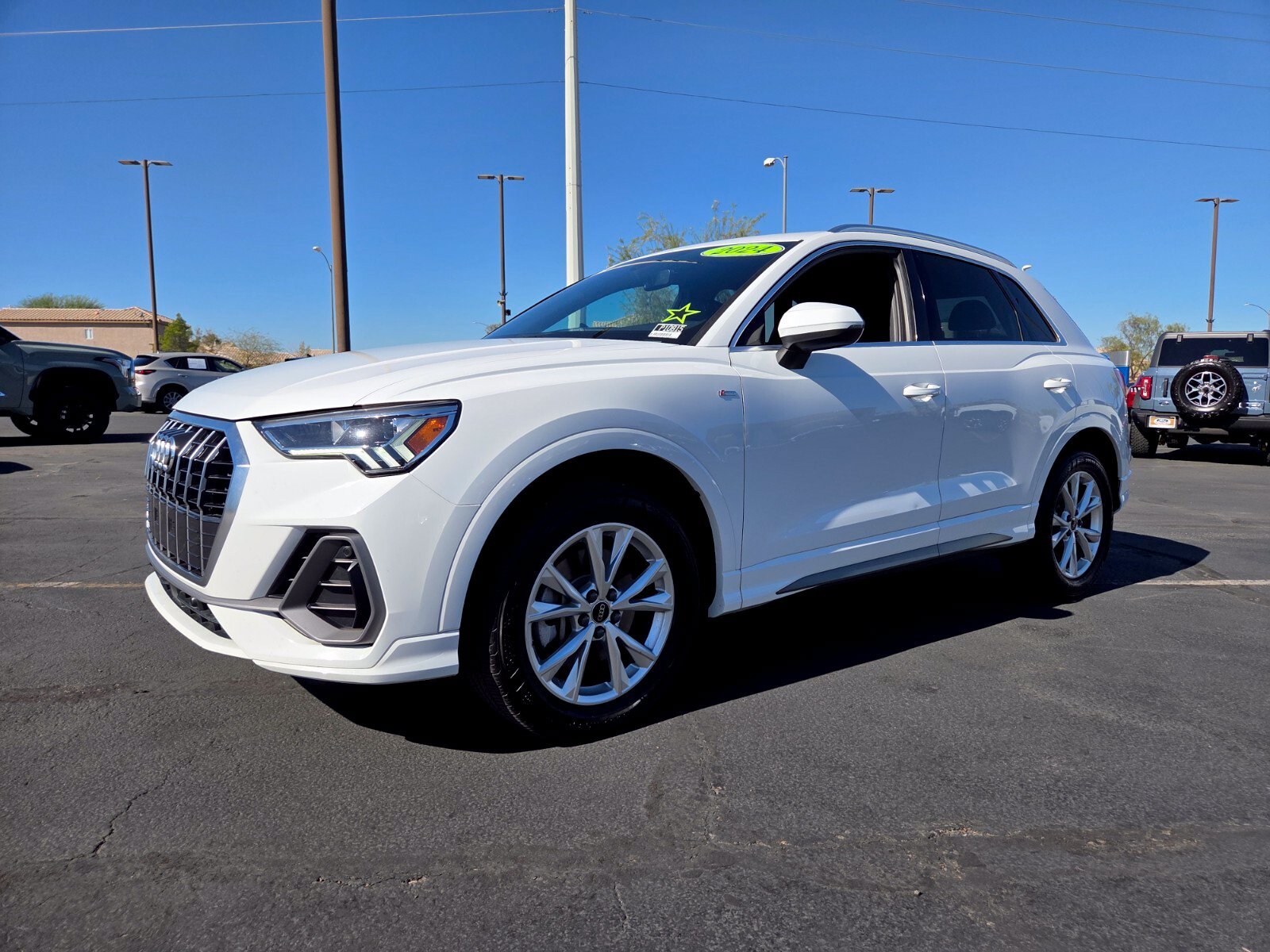 Used 2024 Audi Q3 2.0T Premium AWD/4WD image 2