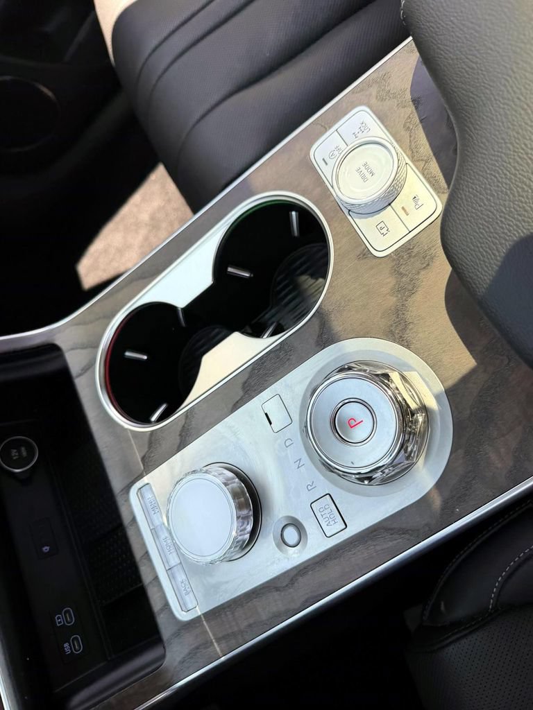 Certified 2025 Genesis GV80 2.5T Advanced AWD/4WD image 20
