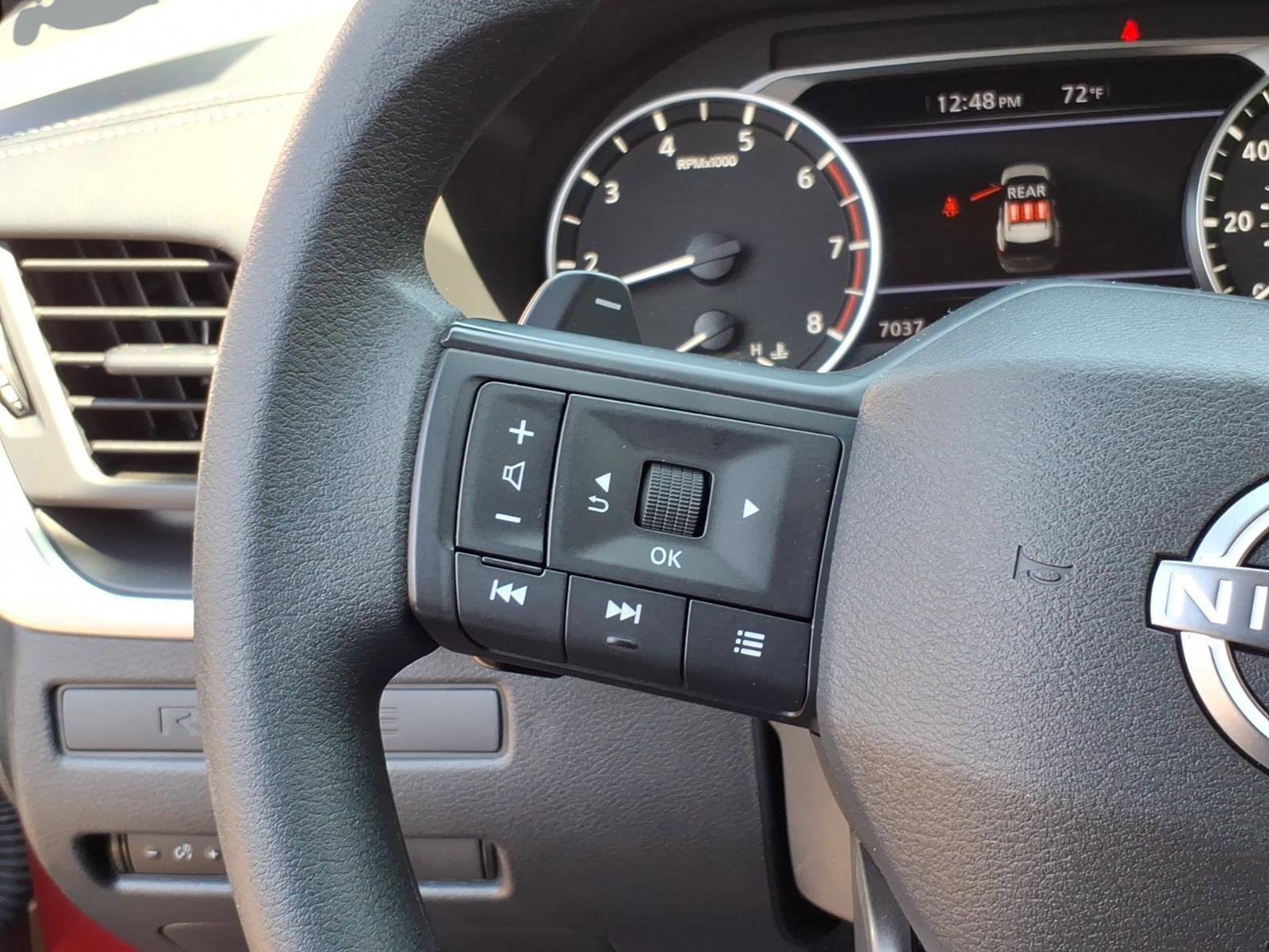 Used 2025 Nissan Rogue S image 12