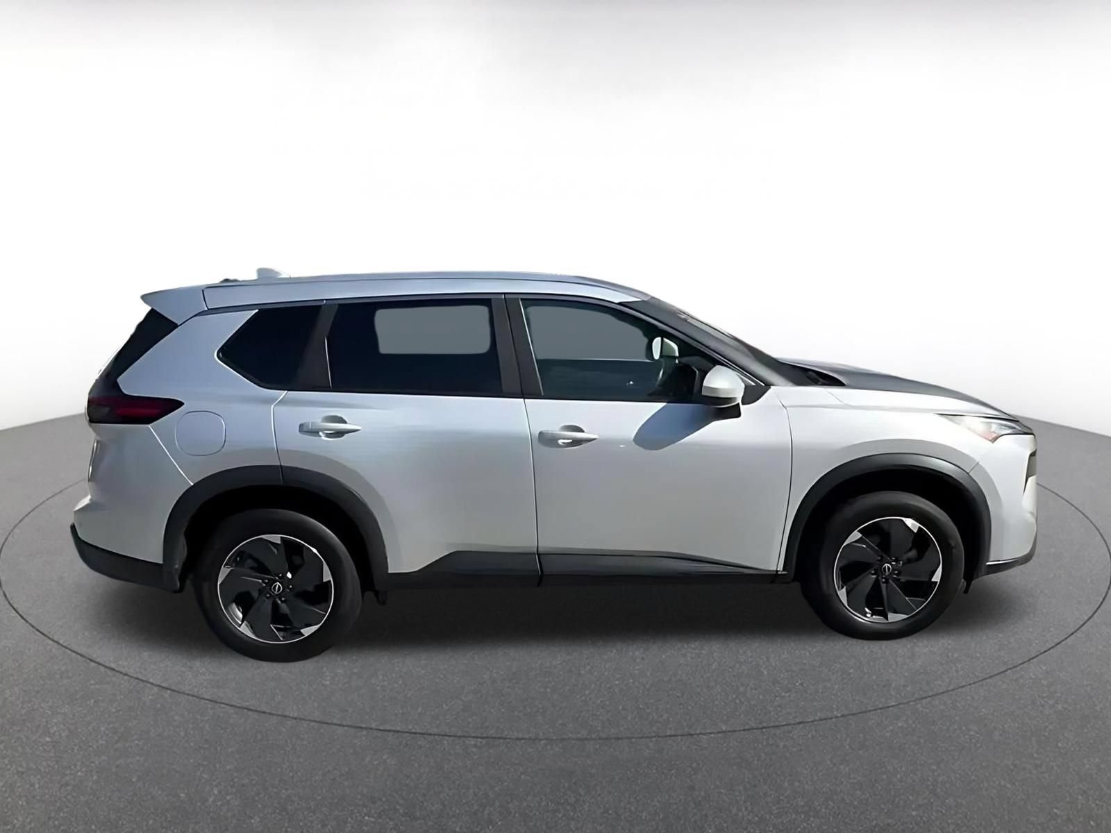Used 2025 Nissan Rogue SV AWD/4WD image 15