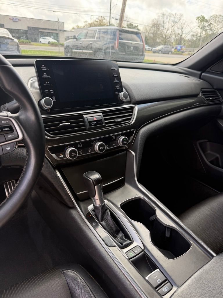 Used 2018 Honda Accord Sport image 17