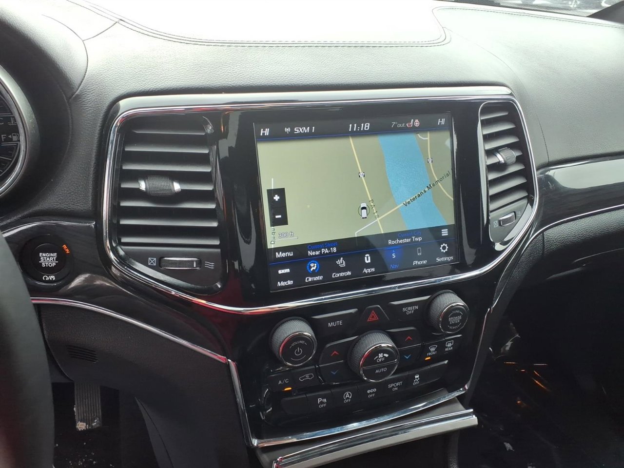 Used 2019 Jeep Grand Cherokee Overland image 12