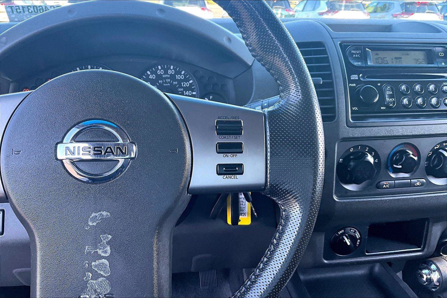Used 2005 Nissan Frontier LE AWD/4WD image 12