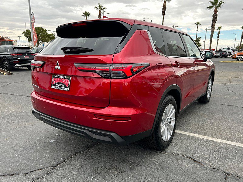 New 2025 Mitsubishi Outlander ES image 3