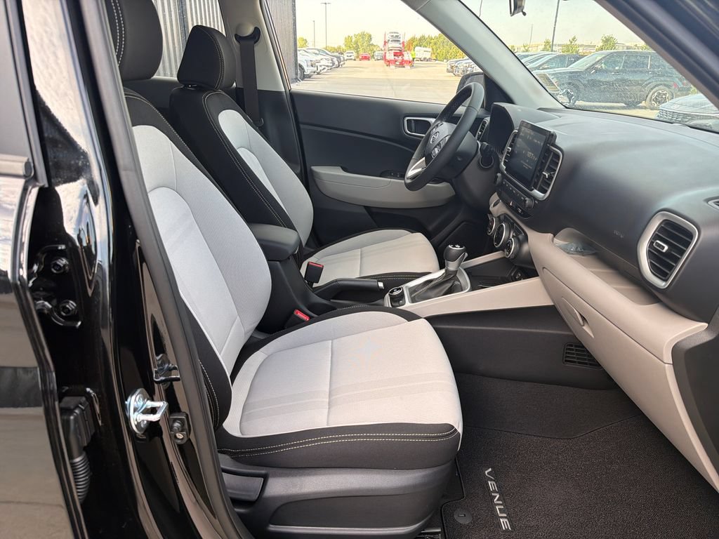 New 2026 Hyundai Venue SEL FWD image 34