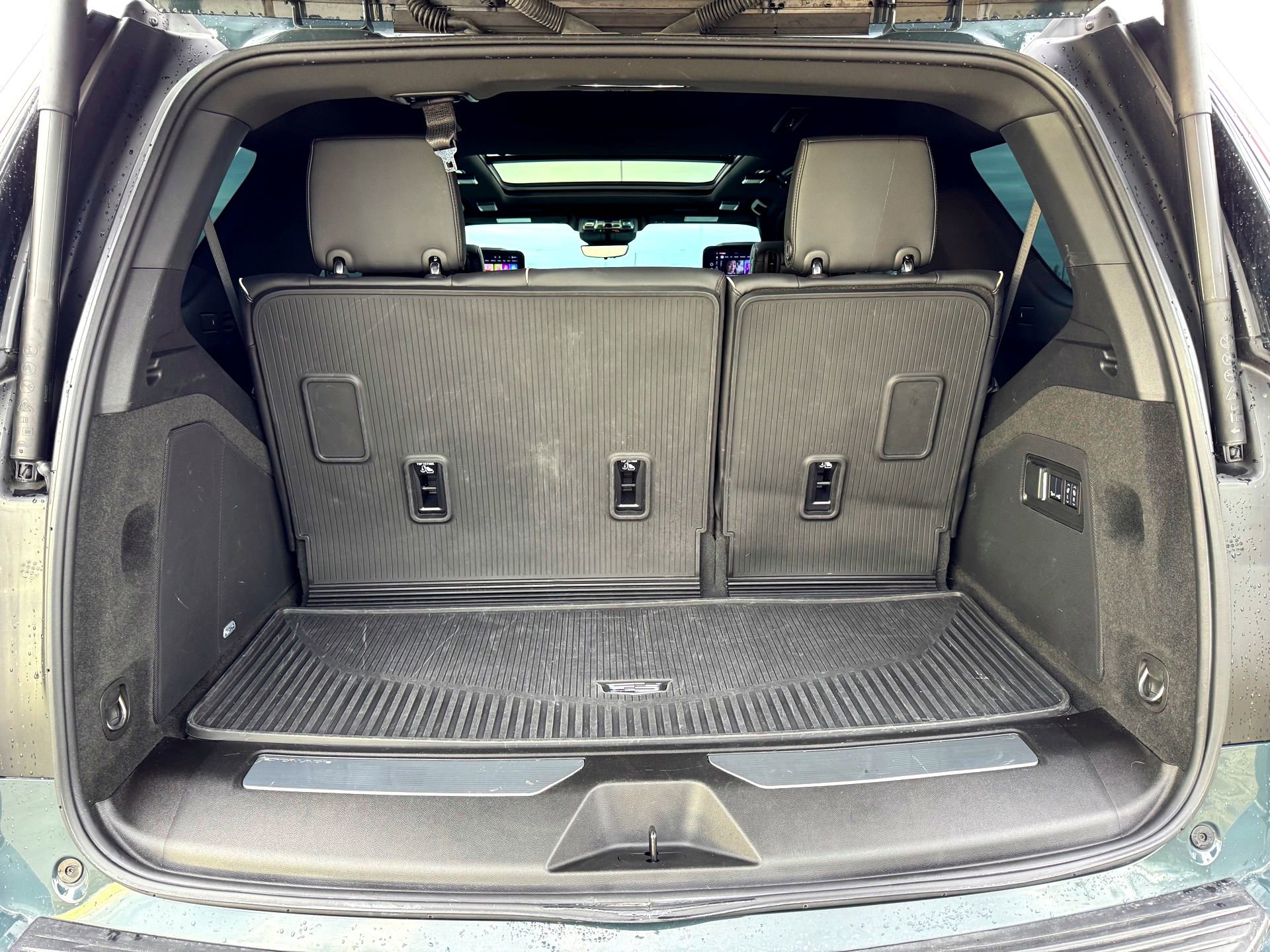 Used 2025 Cadillac Escalade Sport w/ Touring Package image 9