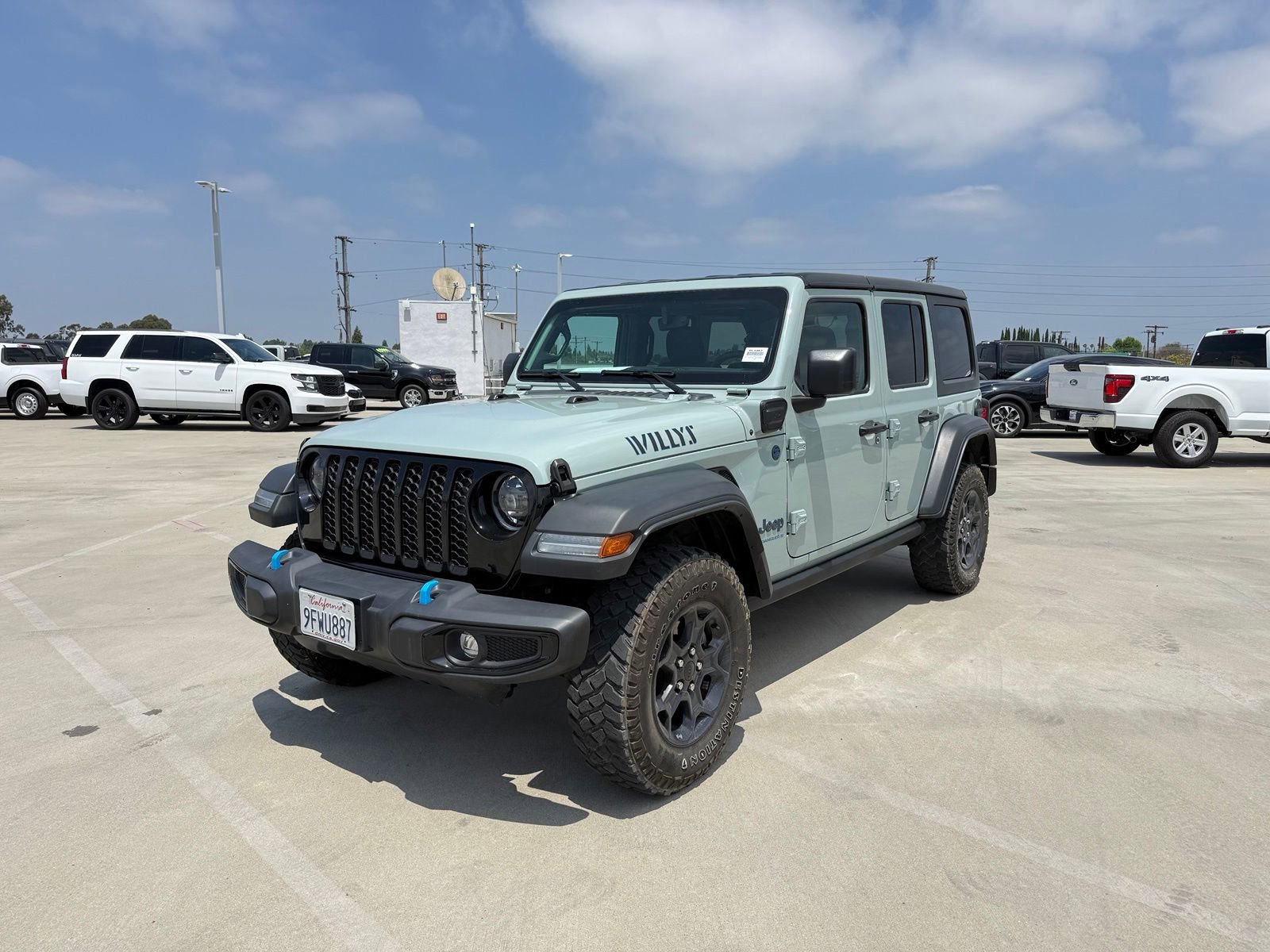 Used 2023 Jeep Wrangler Unlimited w/ 8.4" Radio Group AWD/4WD image 1