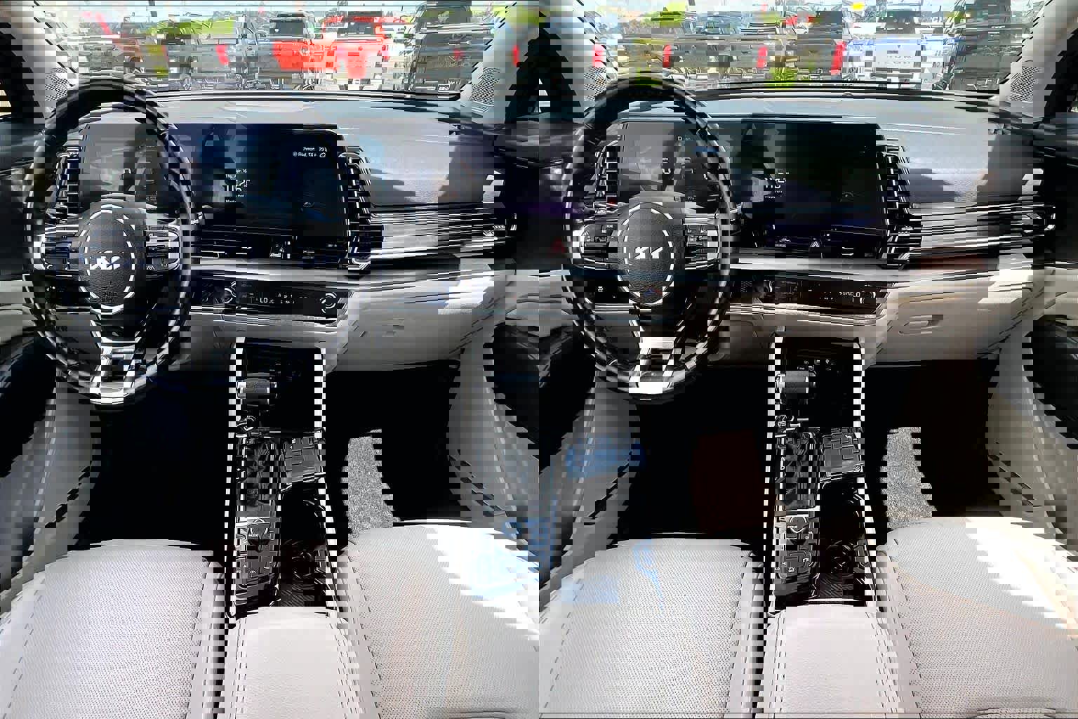 Used 2024 Kia Sportage EX image 14